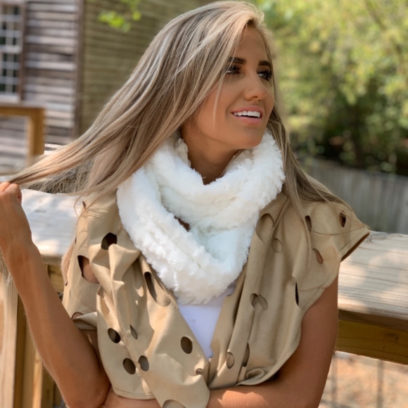 Infinity Scarf - Picture 2 of 3